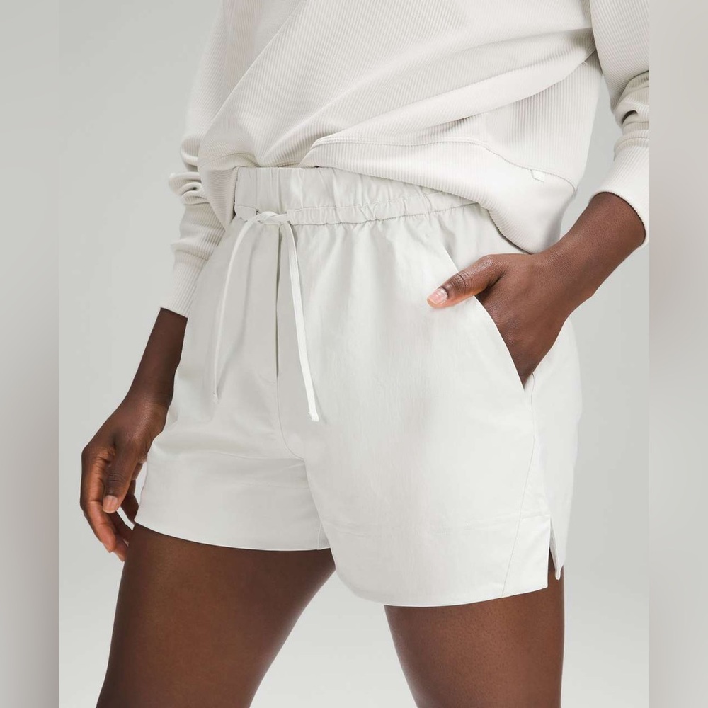 Lululemon Cinchable Waist High Rise Woven Short 3.5” Bone Small